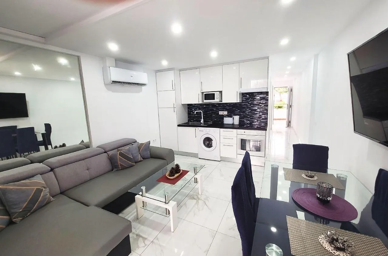 Modern Pool Front Apartment In Las Americas Playa de las Americas